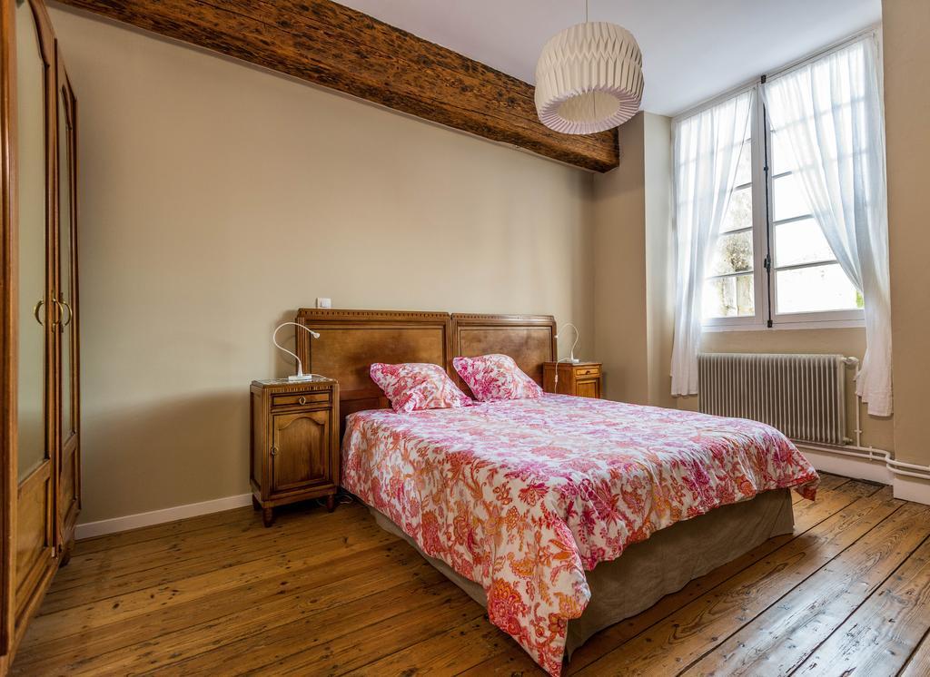 Chambres D'Hotes Le Relais Des Remparts Rions 外观 照片