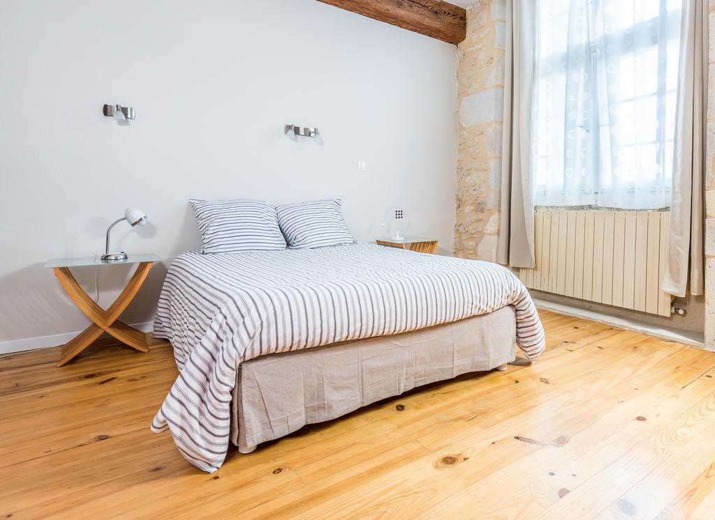 Chambres D'Hotes Le Relais Des Remparts Rions 外观 照片